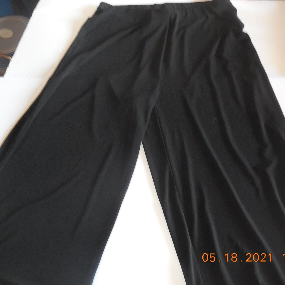 Woman Within size 14-16 Black Jersey Knit Gauchos